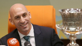 لويس روبياليس رئيس الاتحاد الإسباني