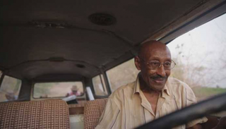 مشهد من  الفيلم السوداني "الحديث عن الأشجار"