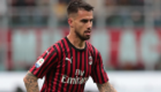 سوسو يطلب الرحيل عن ميلان وسط ترقب الذئاب