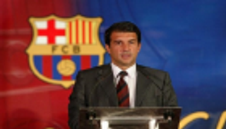 رئيس برشلونة الأسبق ينتقد الإدارة بسبب سيتين