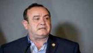 رئيس جواتيمالا يعتزم تصنيف حزب الله منظمة إرهابية