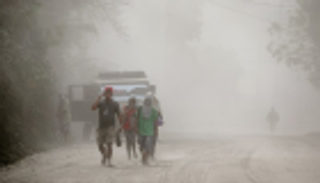 وفاة 2 وفرار 82 ألفا جراء بركان "تال" في الفلبين