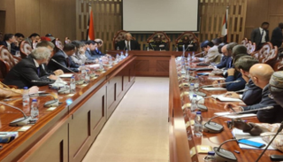 جانب من المؤتمر الصحفي لوزير الدفاع السوداني