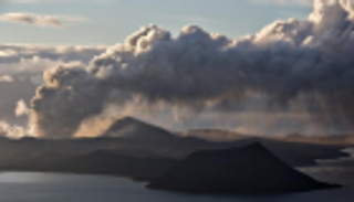 الفلبين تحذر من هدوء بركان "تال": الخطر ما زال موجودا