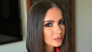 الفنانة منى زكي