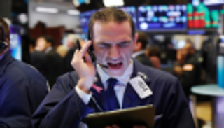 بورصة وول ستريت تغلق مرتفعة بعد توقيع اتفاق التجارة