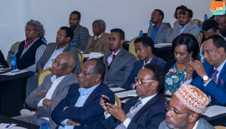 جانب من اجتماع الأحزاب السياسية مع مجلس الانتخابات