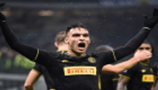 مارتينيز يعلن موقفه من اهتمام برشلونة