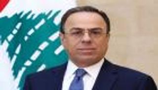 وزير لبناني يطالب بخفض حاد للفائدة: "نحن في مرحلة خطرة جداً"