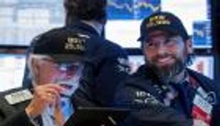 مؤشرات الأسهم الأمريكية تواصل تحطيم أرقامها القياسية