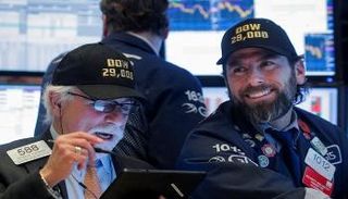 قمة قياسية جديدة للأسهم الأمريكية