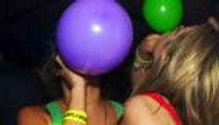 غاز الضحك.. أحدث كوارث المخدرات بين المدمنين