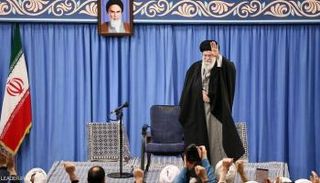 من على المنبر.. خامنئي يبيع الوهم للإيرانيين