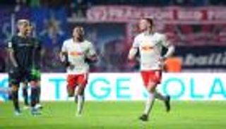 لايبزيج يحافظ على صدارة البوندسليجا بثلاثية في يونيون برلين