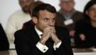 ماكرون: يتعين منع إرسال مرتزقة سوريين موالين لأردوغان إلى ليبيا 