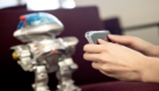 تطبيقات ألعاب الأطفال.. احذر "نافذة التجسس"