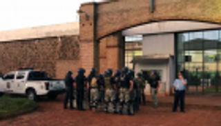 على طريقة هوليوود.. هروب 80 سجينا خطيرا عبر نفق في باراجواي