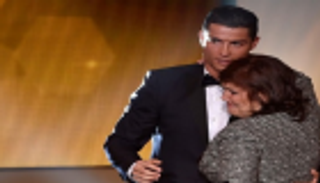 صعوبة البدايات.. ماذا فعل رونالدو وتشافي وكاسميرو برواتبهم الأولى؟