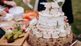"تورتة الجبن".. أحدث صيحات حفلات الزفاف