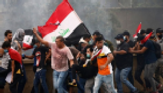 احتجاجات وأعمال عنف بـ10 محافظات عراقية لتسريع تشكيل الحكومة
