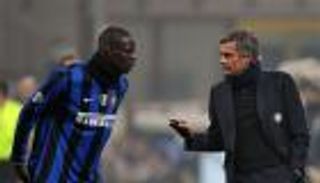 الطرد الـ13 بعد 8 دقائق.. بالوتيلي يكرر حادثته مع مورينيو