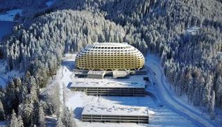 دافوس.. القرية الملهمة في الأدب والاقتصاد