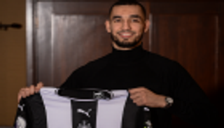 نيوكاسل يُنهي معاناة الجزائري بن طالب ويعيده إلى "البريمييرليج"