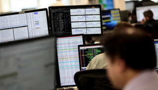 مخاوف فيروس الصين تنتقل إلى الأسهم الأوروبية