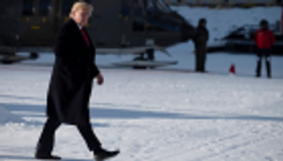 ترامب في دافوس متجاهلا بدء جلسات عزله بواشنطن خلال ساعات