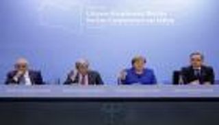 صحف فرنسية تحذر: تمسك السراج بالمليشيات يهدد "نتائج برلين"