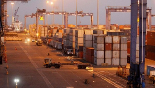 ميناء في باكستان - رويترز