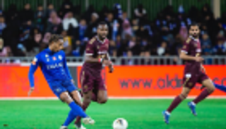 خطأ قانوني يفسد فرحة الفيصلي بالتعادل مع الهلال في الدوري السعودي