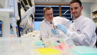 باحثو جامعة كارديف الذين عملوا على الاكتشاف