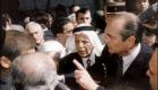 ماكرون وشيراك وطرد الأمن الإسرائيلي.. مشهد تكرر بعد 24 عاما