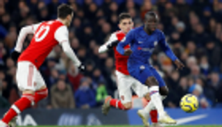 تشيلسي يتجرع من كأس "انزلاق جيرارد" في تعادل مثير مع أرسنال المنقوص