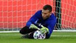 النحس يلاحق حارس برشلونة مجددا