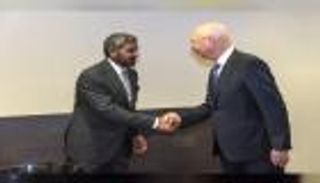 أحمد بن سعيد: الإمارات تسهم بقوة في حركة التجارة العالمية