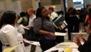 زيادة طفيفة لطلبات إعانة البطالة الأمريكية