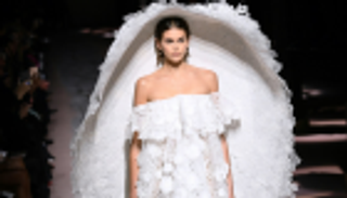 ابنة سيندي كروفورد عضو تحكيم في مهرجان "إييار" للأزياء