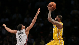 ليبرون جيمس