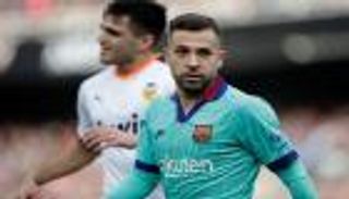 جوردي ألبا يدخل تاريخ برشلونة من الباب الخلفي