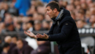 مدرب فالنسيا يلمح لرحيل رودريجو إلى برشلونة