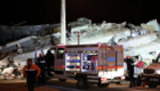 زلزال تركيا.. ضحايا تحت الأنقاض وتحذيرات من التوابع