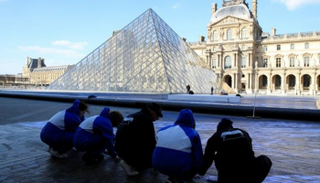 اللوفر - أرشيفية