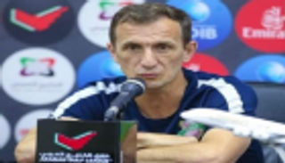 مدرب شباب الأهلي يمتدح لاعبيه بعد ثلاثية الشارقة بالدوري الإماراتي