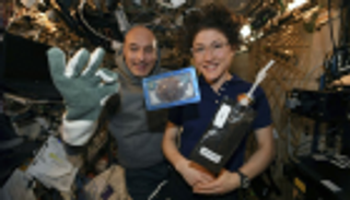 إعداد أول كعكة فضائية في المحطة الدولية