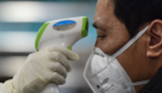 علماء صينيون يسابقون الزمن لتطوير لقاح ضد "كورونا"