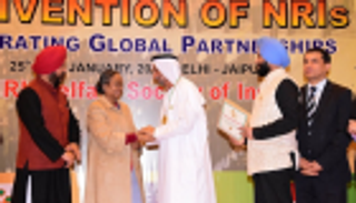 رئيس المجلس العالمي للتسامح يحصد وسام المهاتما غاندي