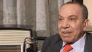 المصري محمد عبدالعزيز.. الجامع بين متناقضين ومجدد إذاعة القرآن الكريم