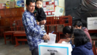 انطلاق الانتخابات البرلمانية في بيرو الأحد